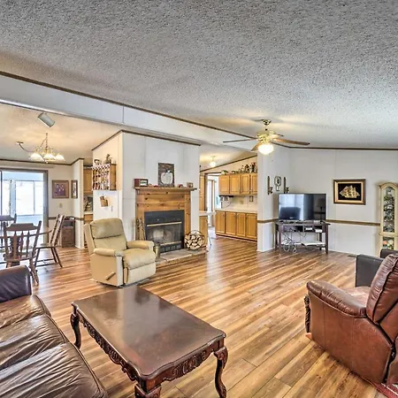 Rustic Family Home And Acreage About 20 Mi Hocking Hills